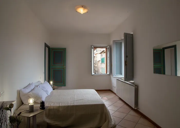 Santa Cecilia - Rooms&suite 4* بيرودجا