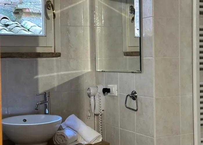 בית הארחה Santa Cecilia - Rooms&suite 4*