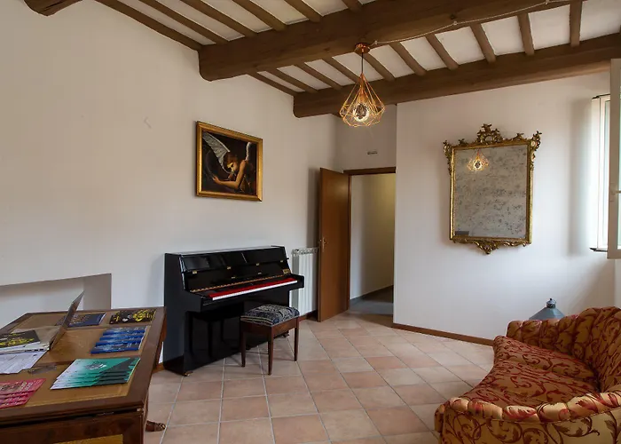 Santa Cecilia - Rooms&suite בית הארחה פרוג'ה