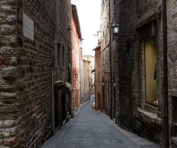 Santa Cecilia - Rooms&suite בית הארחה פרוג'ה